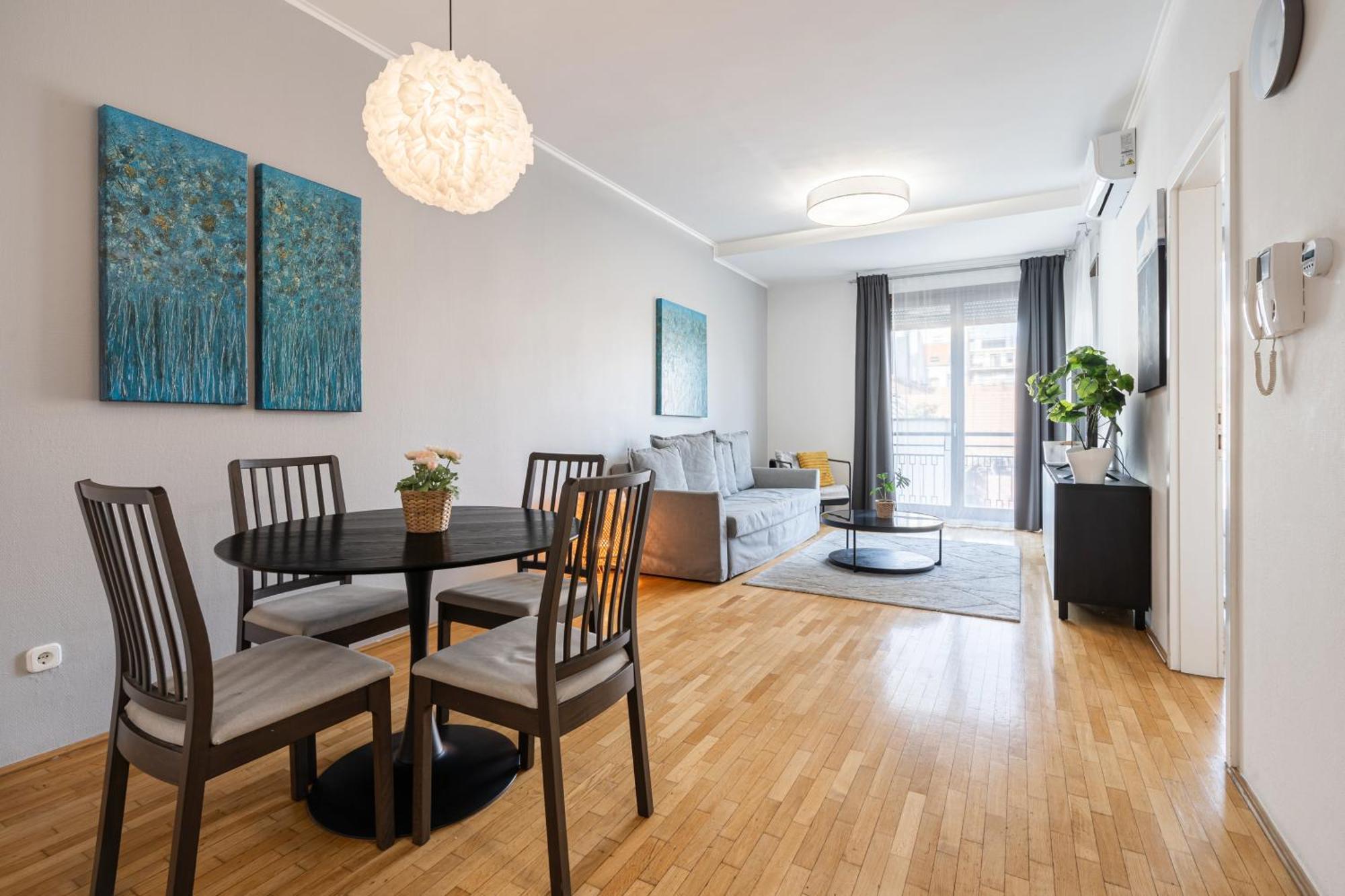 Apartment Kaz52 With Balcony Budapest